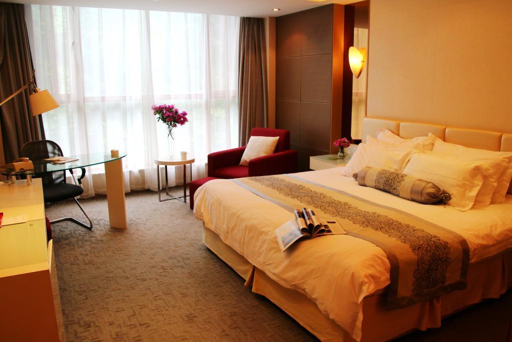 International Conference Hotel Of Nanjing Нанкин Номер фото
