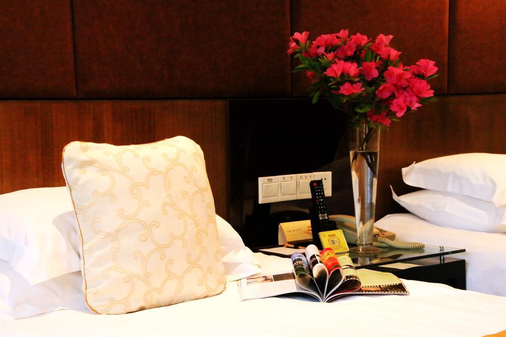 International Conference Hotel Of Nanjing Нанкин Номер фото