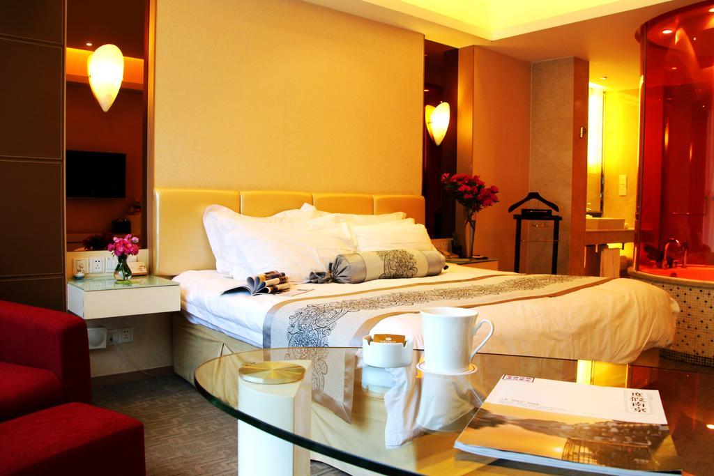International Conference Hotel Of Nanjing Нанкин Номер фото
